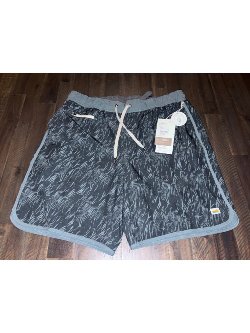 Vuori Banks Shorts Kashmir Flux Sz Large NWT V330